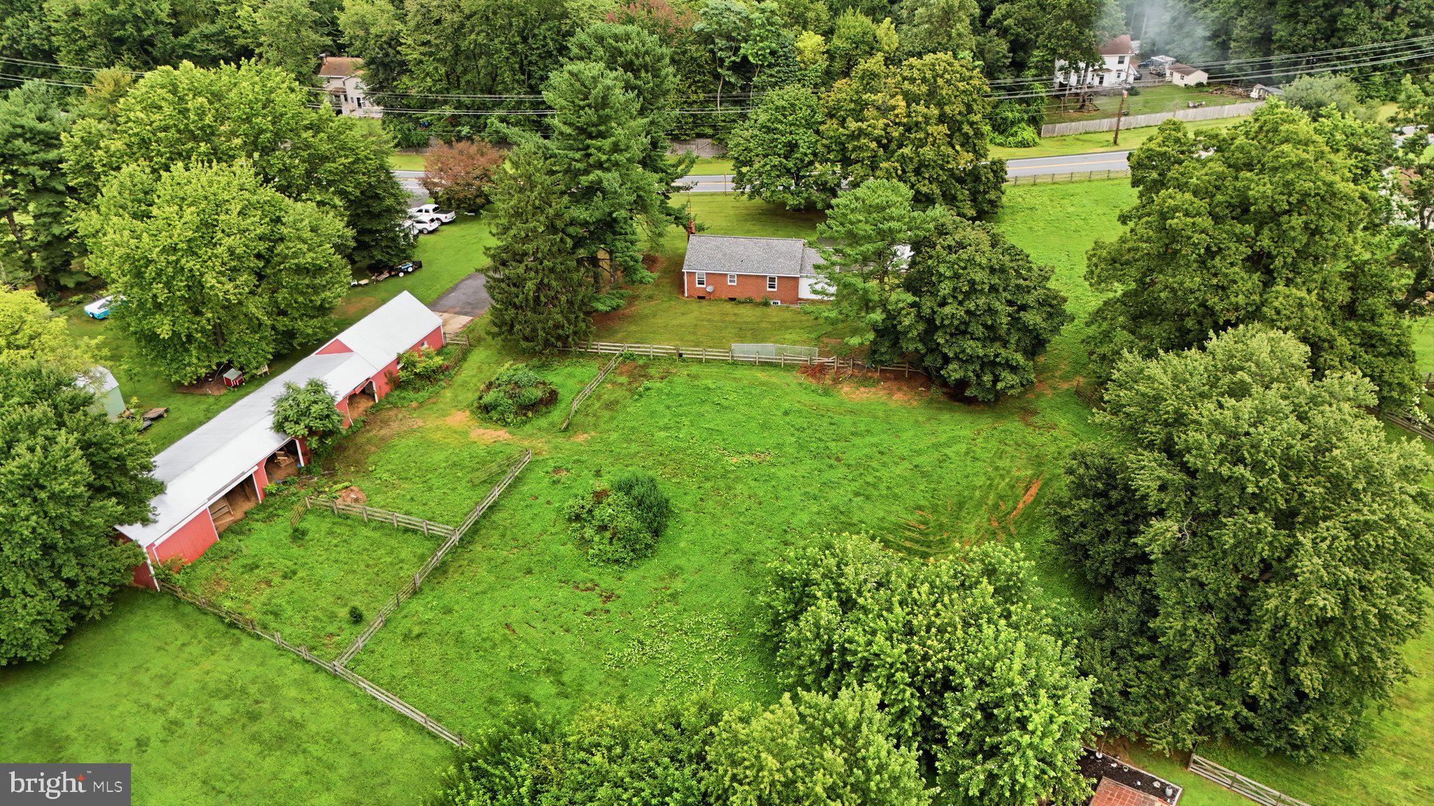 Home on 1.82 acre with detached run-in barn