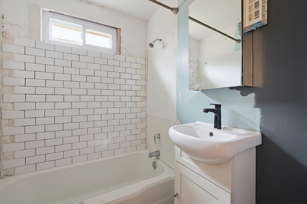 321 Townsend Hill Road Townsend, MA 01469 - Photo 22 of 34 Gallery Image 22