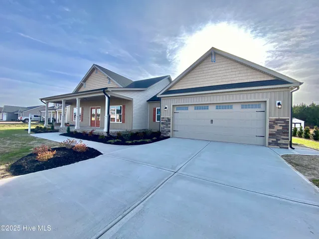 $376,500 | 206 Rae Drive, Pikeville, NC 27863