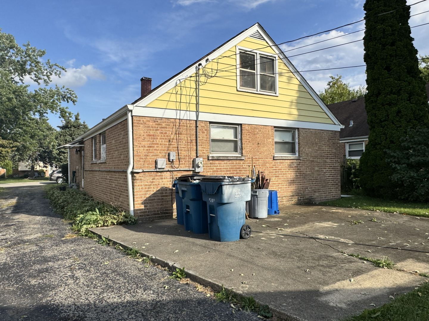 112 Iowa Avenue Addison, IL 60101 - Photo 11 of 16 a view of a house with a yard