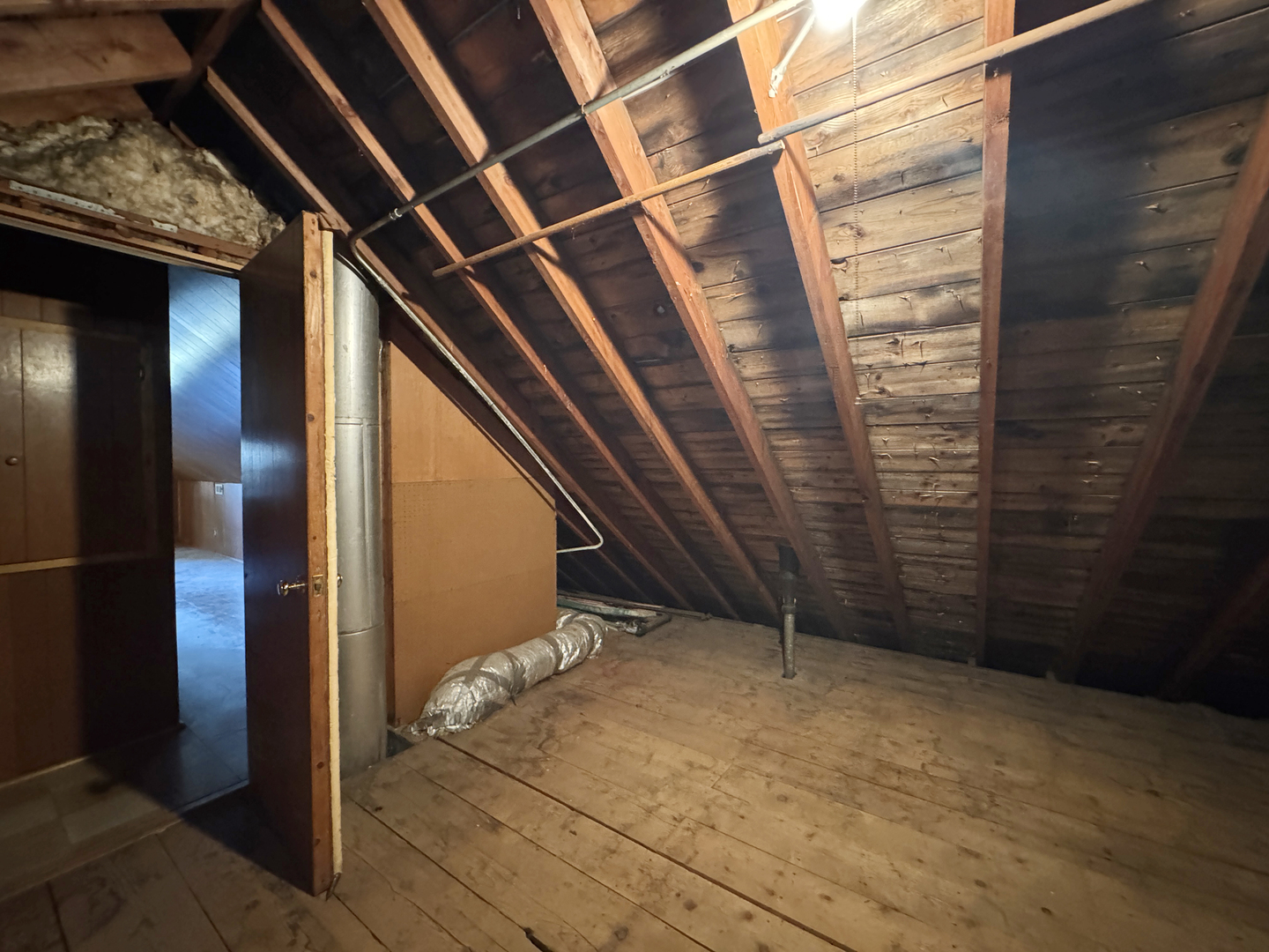 112 Iowa Avenue Addison, IL 60101 - Photo 10 of 16 a view of an empty room
