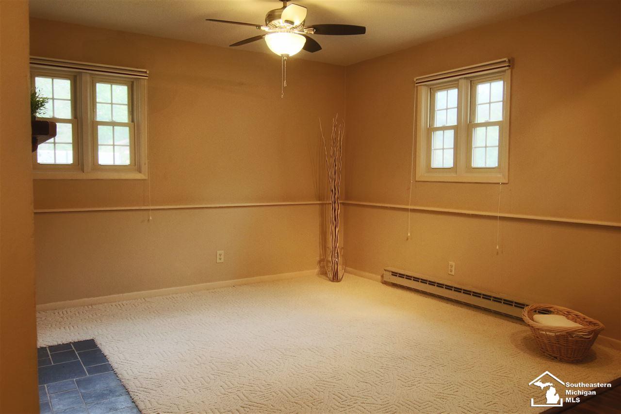 2648 Consear Road Lambertville, MI 48144 - Photo 33 of 42 Den/Office