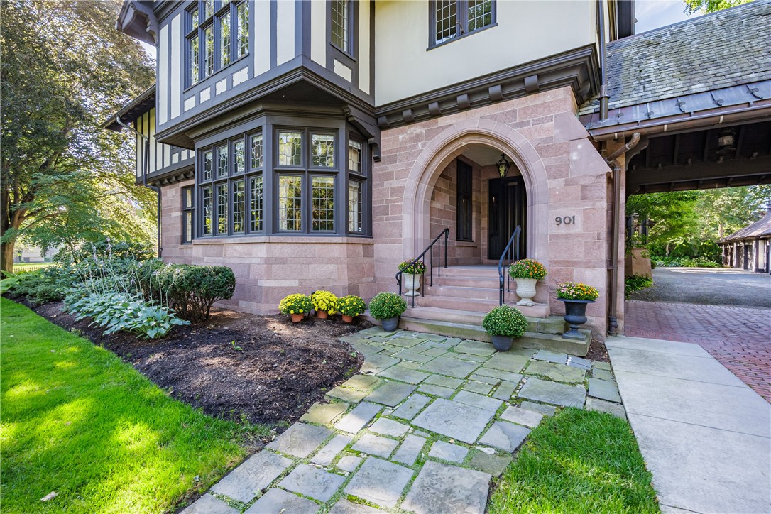 901 East Avenue, Unit D Rochester, NY 14607 - Photo 2 of 27