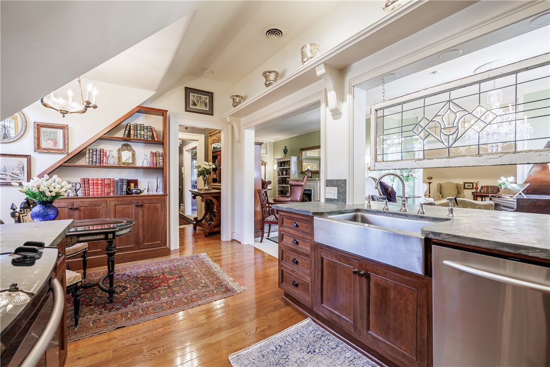 901 East Avenue, Unit D Rochester, NY 14607 - Photo 6 of 27