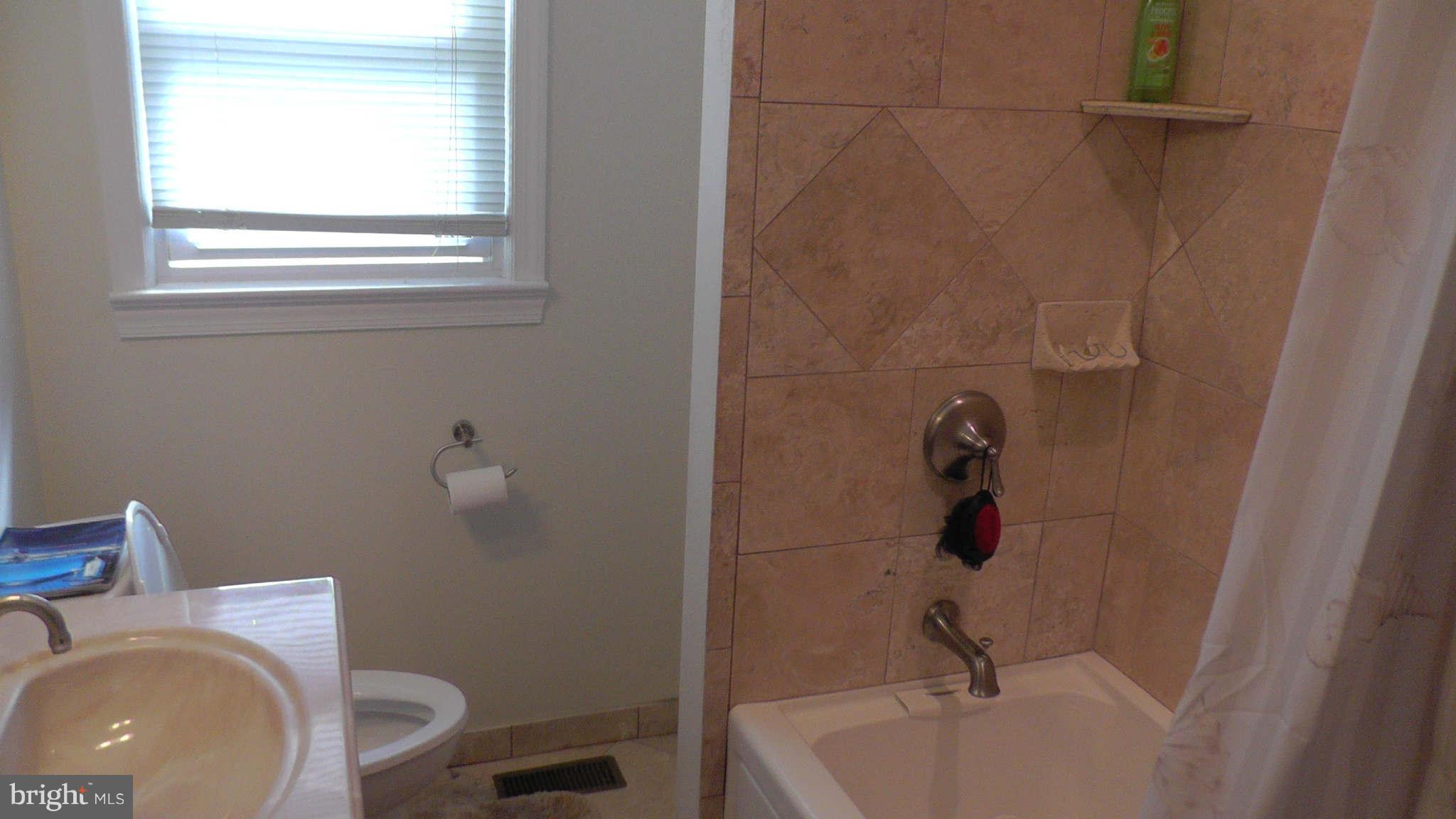 1202 Ednor Road Silver Spring, MD 20905 - Photo 15 of 30 Bath