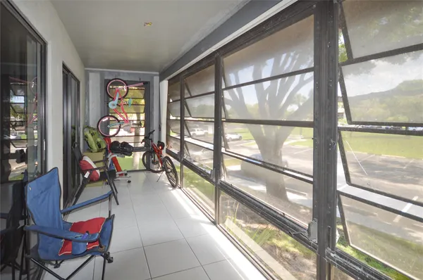 $2,050 | 9499 West McNab Road, Unit 208, Tamarac, FL 33321