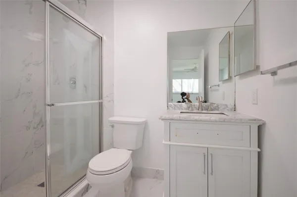 $2,050 | 9499 West McNab Road, Unit 208, Tamarac, FL 33321