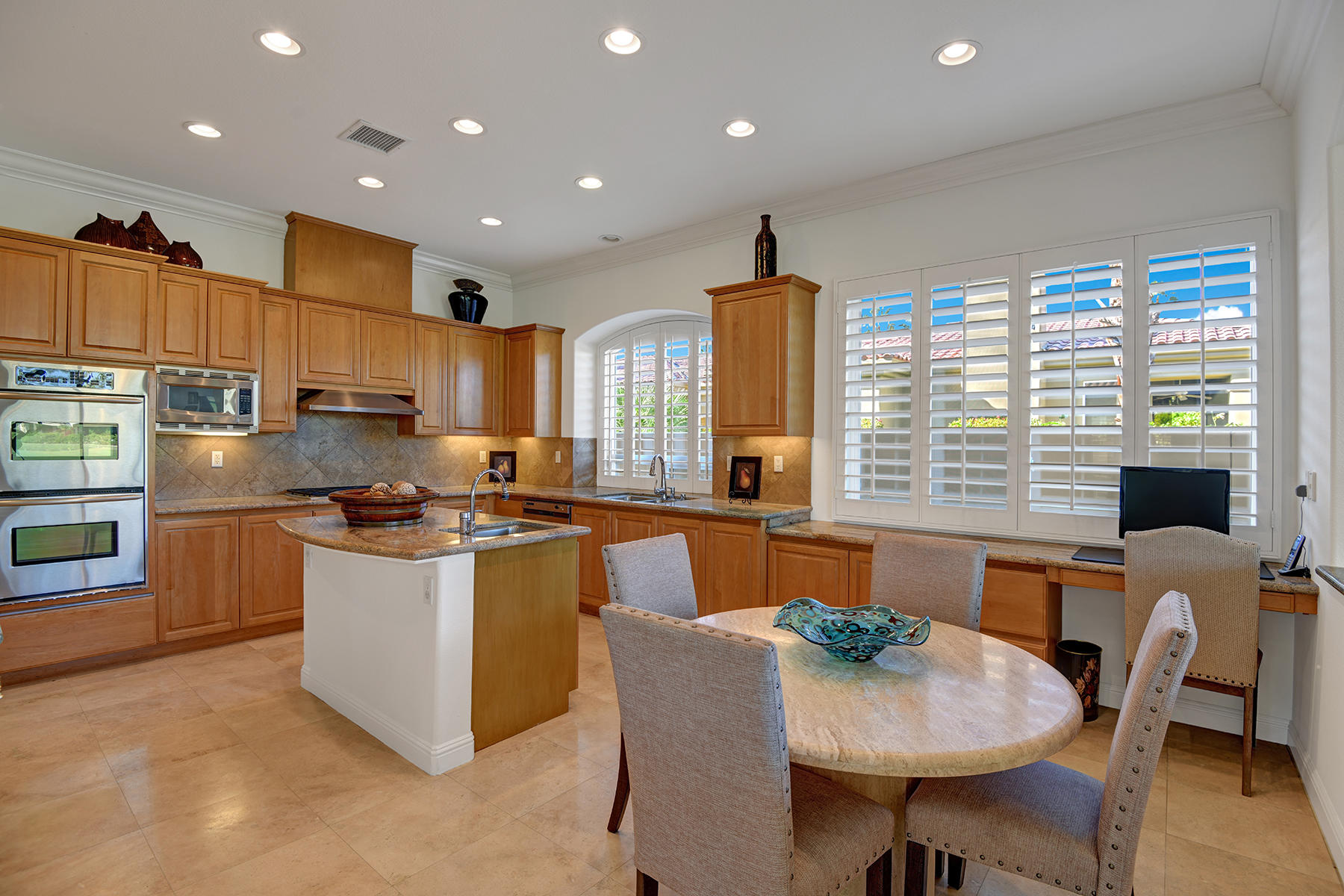 80448 Riviera La Quinta, CA 92253 - Photo 13 of 29 BREAKFAST NOOK AND KITCHEN MLS