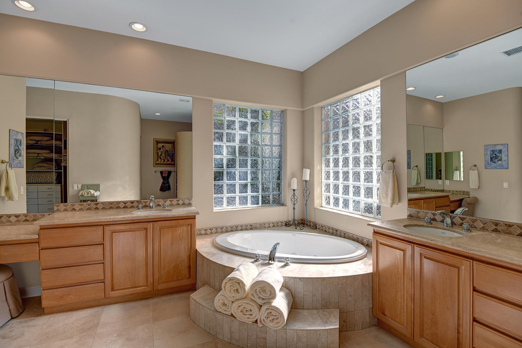 80448 Riviera La Quinta, CA 92253 - Photo 17 of 29 MASTER BATHROOM ACROSS MLS