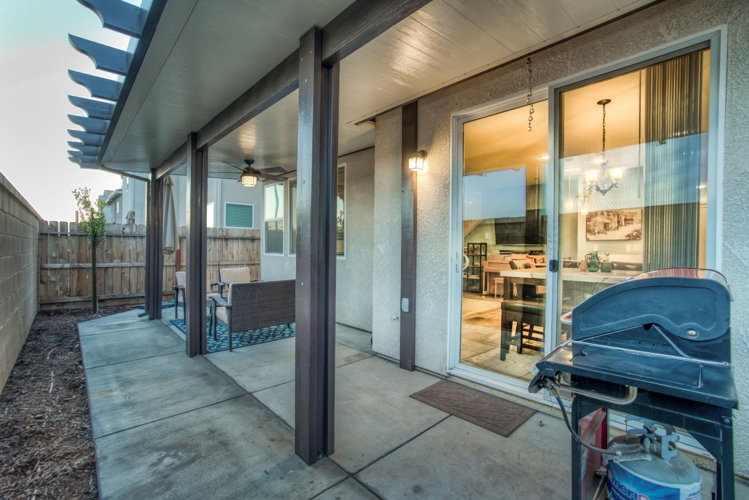3678 Parkstone Way Clovis, CA 93619 - Photo 20 of 34 a view of a interior of the house