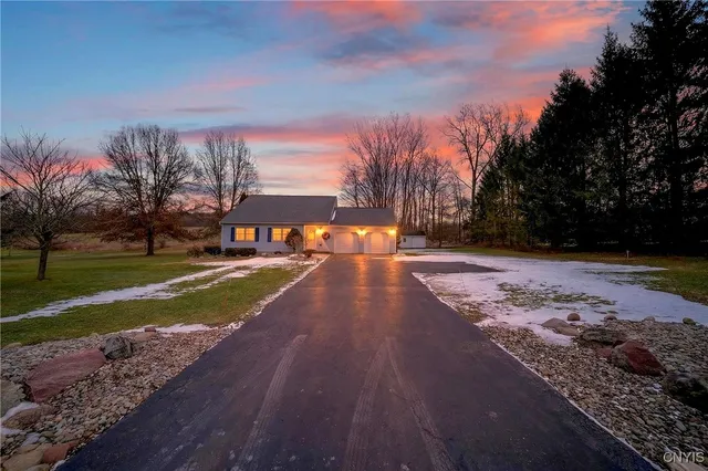 $274,900 | 5784 Fikes Road, Elbridge, NY 13112