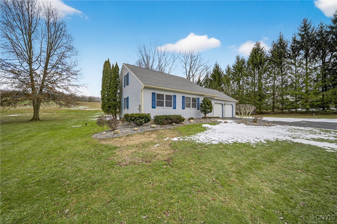 5784 Fikes Road Elbridge, NY 13112 - Photo 4 of 40