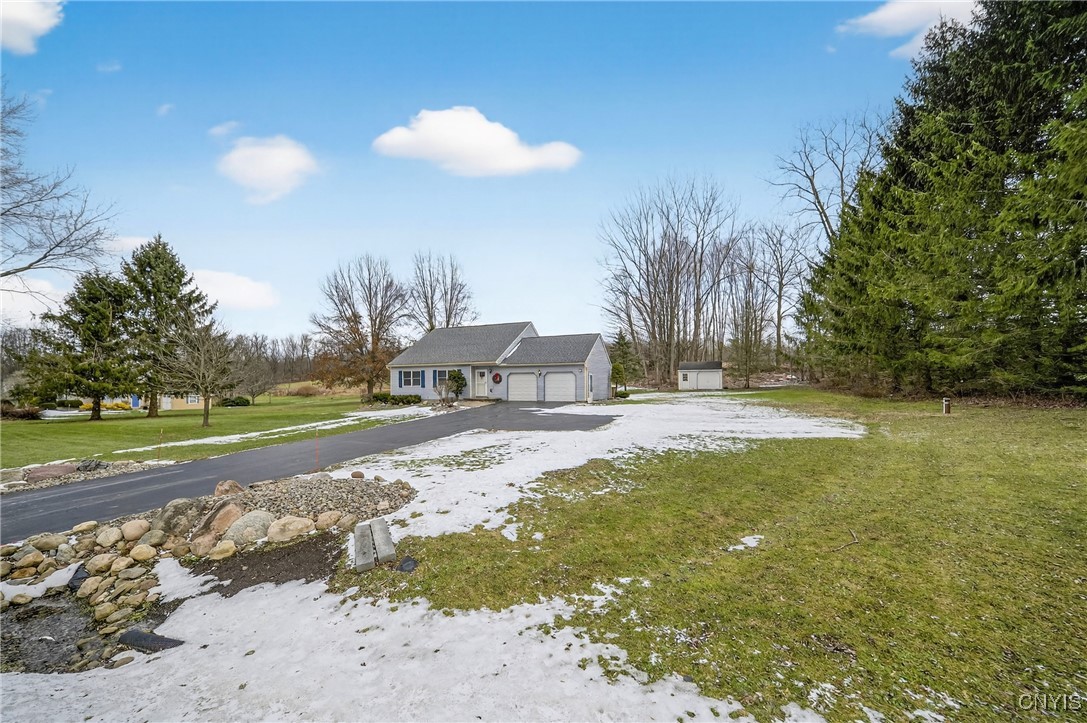 5784 Fikes Road Elbridge, NY 13112 - Photo 5 of 40