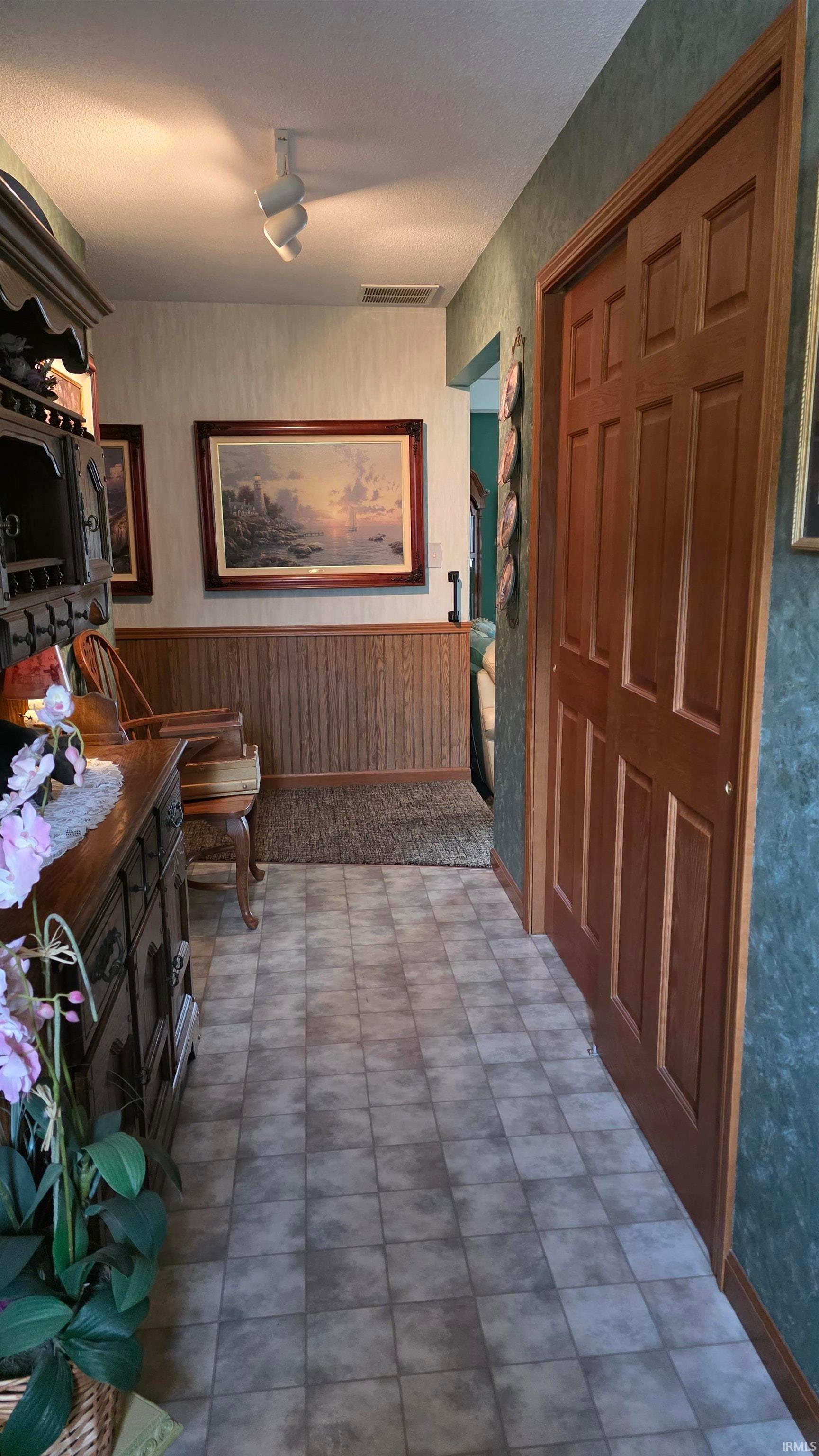 2109 Smith Court Rochester, IN 46975 - Photo 23 of 27 Gallery Image 23