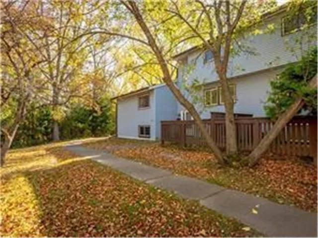 $234,000 | 4819 Grenwich Way North, Oakdale, MN 55128