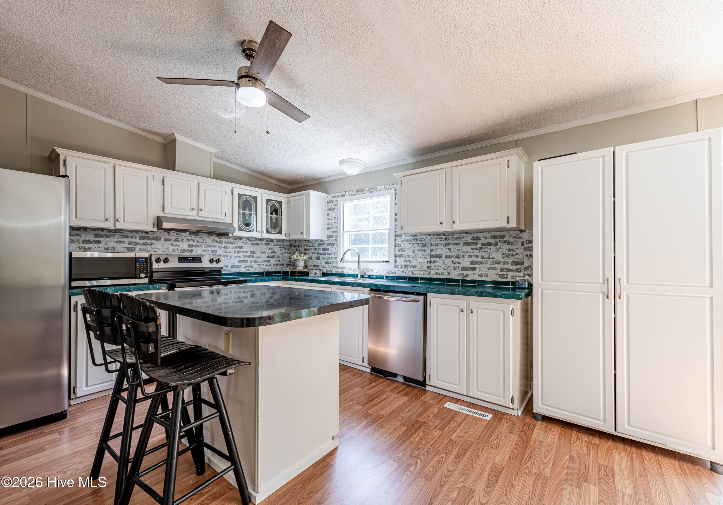 281 Dell Brock Road Beulaville, NC 28518 - Photo 10 of 34 Kitchen