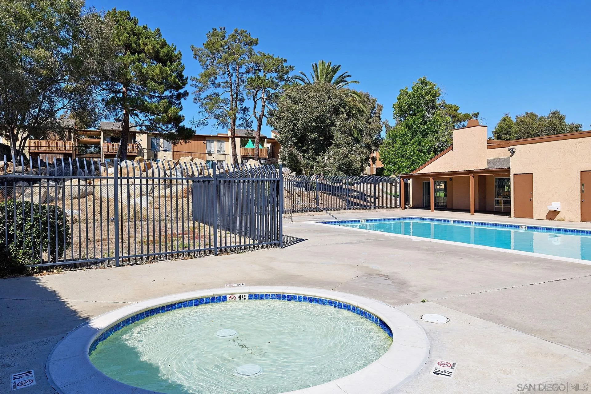 1051 Rock Springs Road, Unit 120 Escondido, CA 92026 - Photo 20 of 23