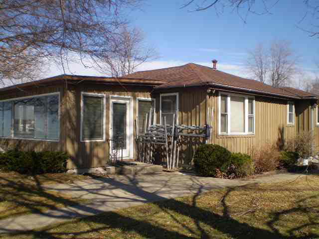 11465 North Cedar Point Low Road Syracuse, IN 46567 - Photo 2 of 20 Gallery Image 2