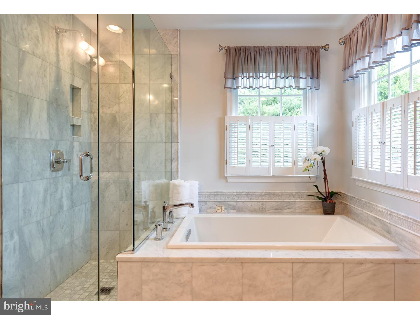 810 Waverly Road Kennett Square, PA 19348 - Photo 15 of 25 Master Bathroom