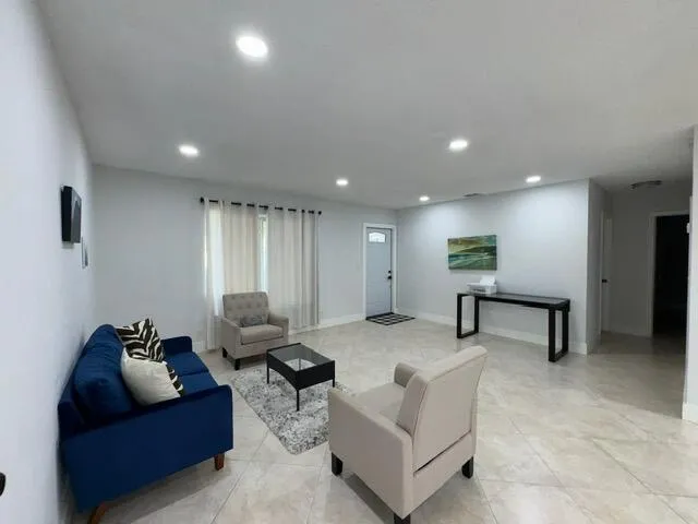 $700,000 | 1632 Northwest 5th Street, Boca Raton, FL 33486