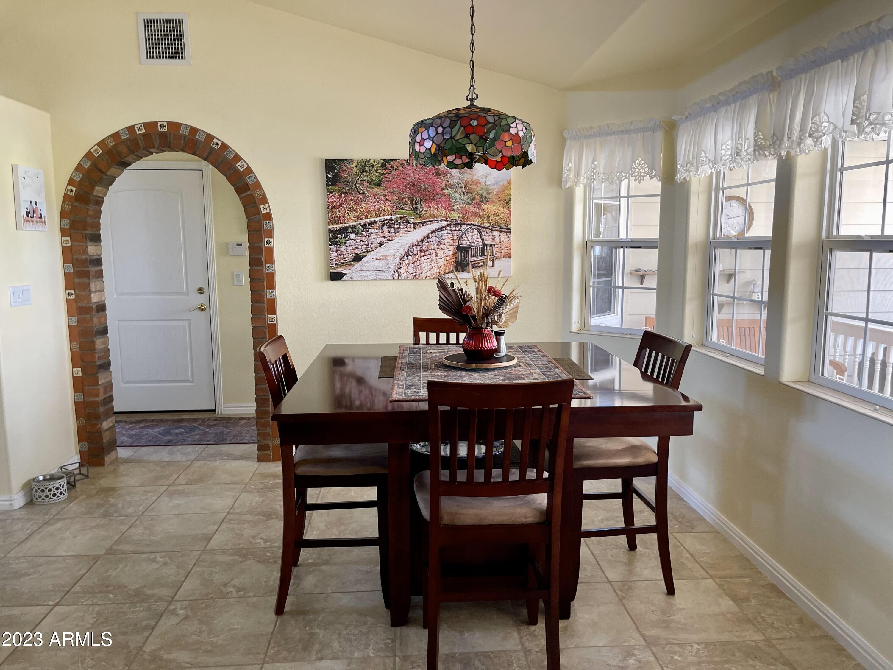 2224 Ridge Road Snowflake, AZ 85937 - Photo 17 of 54 18 - Breakfast 2