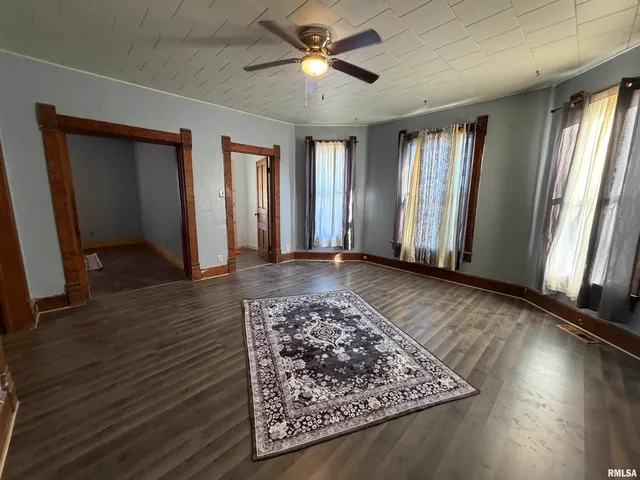 $75,000 | 307 Clinton Street, Avon, IL 61415