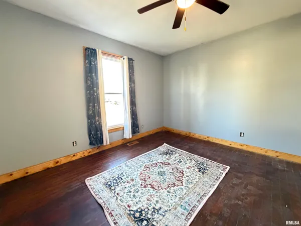 $75,000 | 307 Clinton Street, Avon, IL 61415