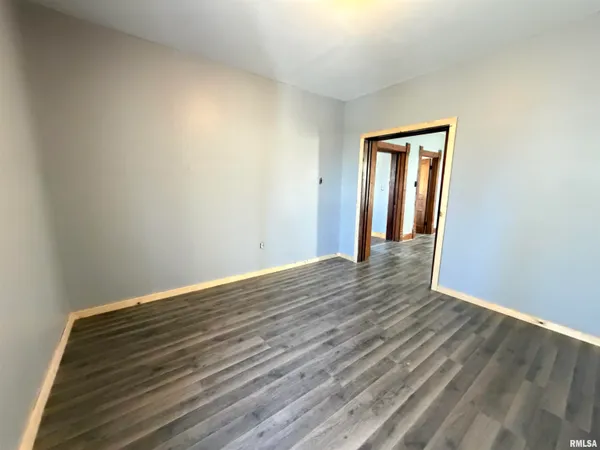 $75,000 | 307 Clinton Street, Avon, IL 61415