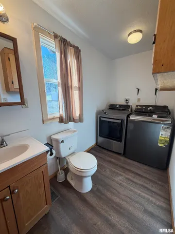 $75,000 | 307 Clinton Street, Avon, IL 61415