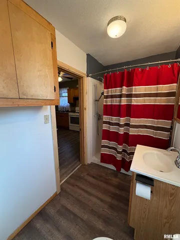 $75,000 | 307 Clinton Street, Avon, IL 61415