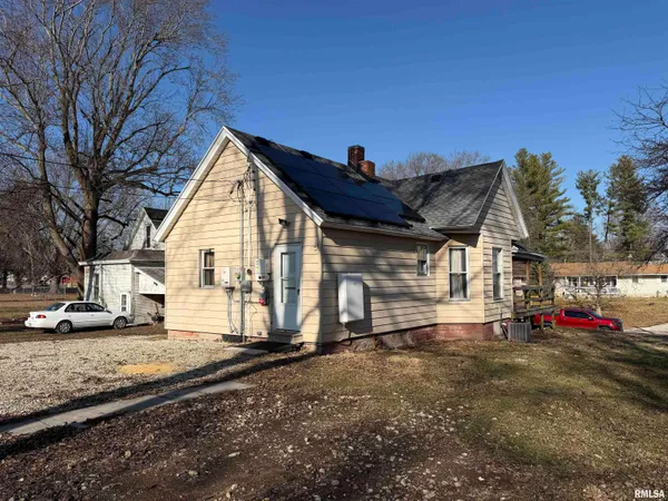 $75,000 | 307 Clinton Street, Avon, IL 61415