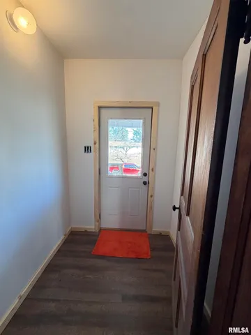 $75,000 | 307 Clinton Street, Avon, IL 61415