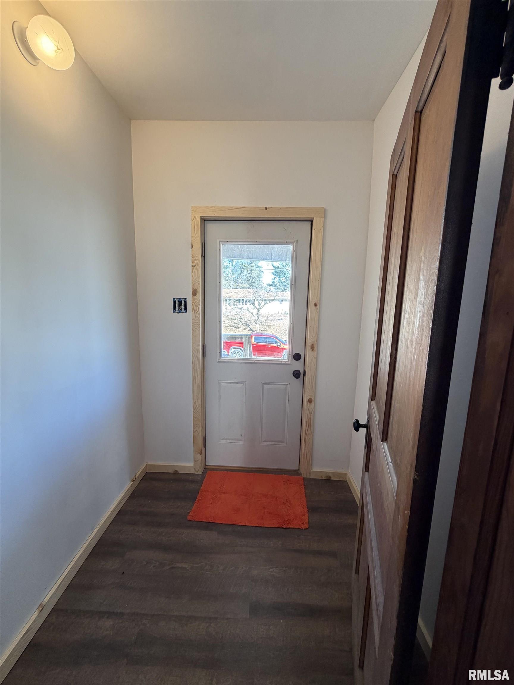 307 Clinton Street Avon, IL 61415 - Photo 9 of 29