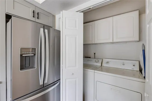 a view of empty room with window