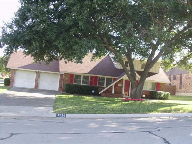 $350,000 | 4224 Grand Lake Drive, Lake Worth, TX 76135