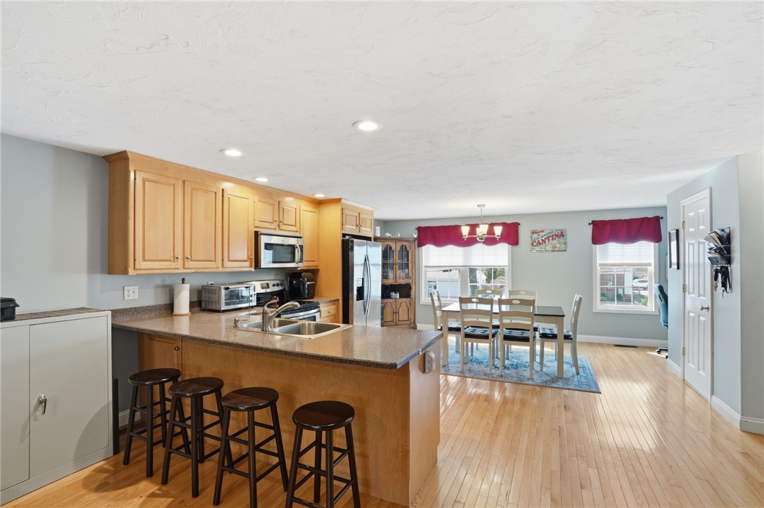 272 Cass Avenue, Unit 3 Woonsocket, RI 02895 - Photo 2 of 42