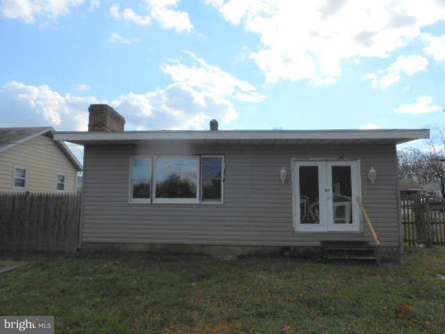 544 Compass Road East Baltimore, MD 21220 - Photo 4 of 11 Exterior (Rear)