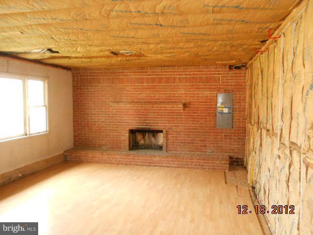544 Compass Road East Baltimore, MD 21220 - Photo 7 of 11 Living Room