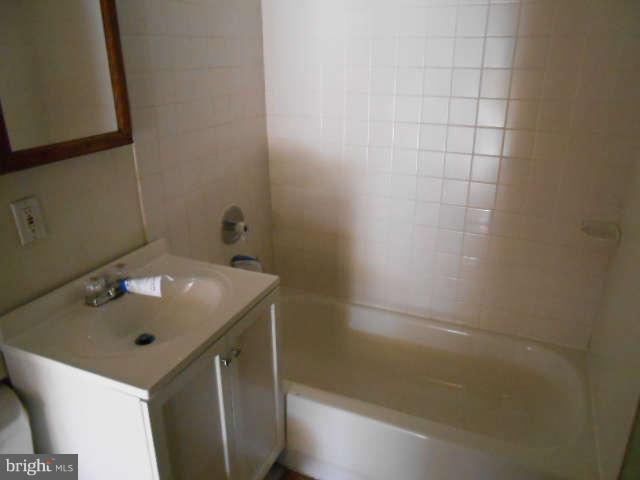 544 Compass Road East Baltimore, MD 21220 - Photo 10 of 11 Bath