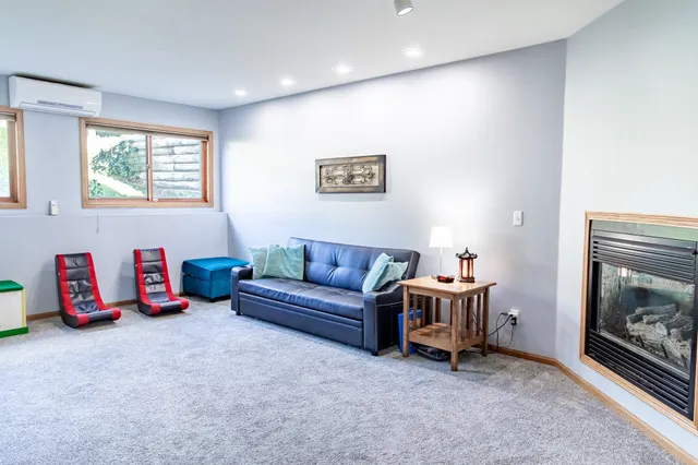 $475,000 | N5080 Hyland Circle, Monticello, WI 53570