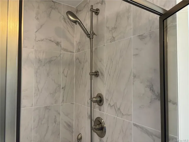 $865,000 | 4 Rosewood, New Windsor, NY 12553