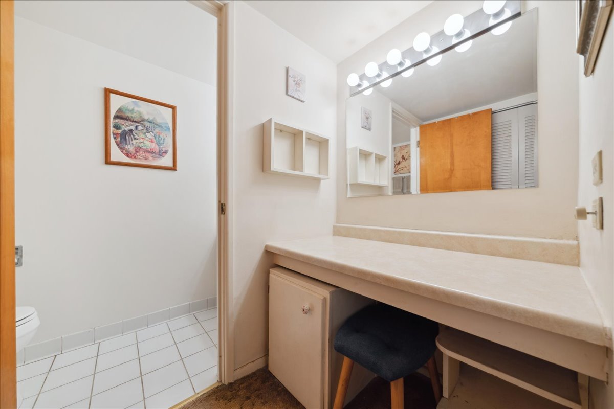 1321 South Finley Road, Unit 214 Lombard, IL 60148 - Photo 11 of 17 Gallery Image 11