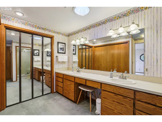 $874,000 | 928 Barger Street, Silverton, OR 97381