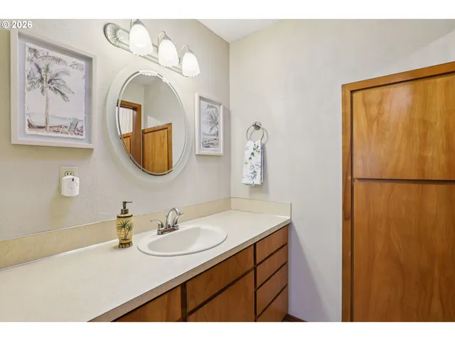 $874,000 | 928 Barger Street, Silverton, OR 97381