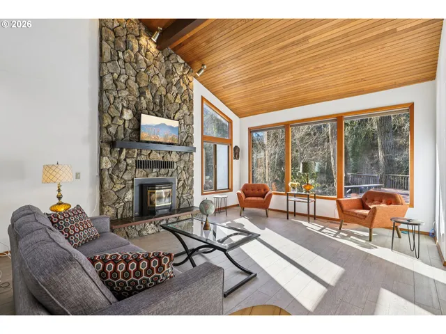 $874,000 | 928 Barger Street, Silverton, OR 97381