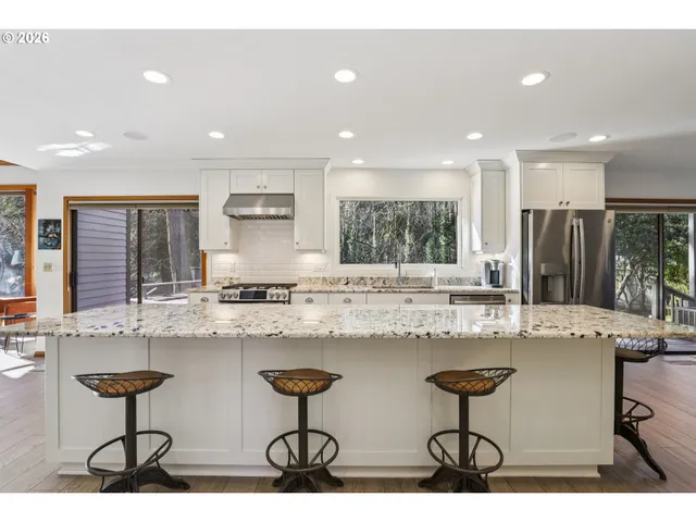 $874,000 | 928 Barger Street, Silverton, OR 97381