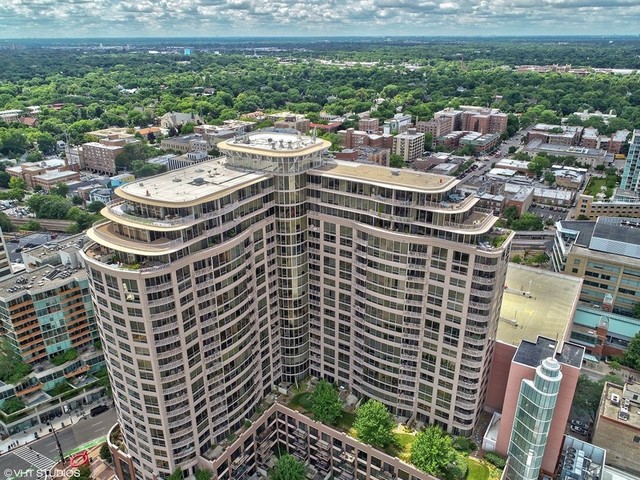 807 Davis Street, Unit 2212 Evanston, IL 60201 - Photo 1 of 10