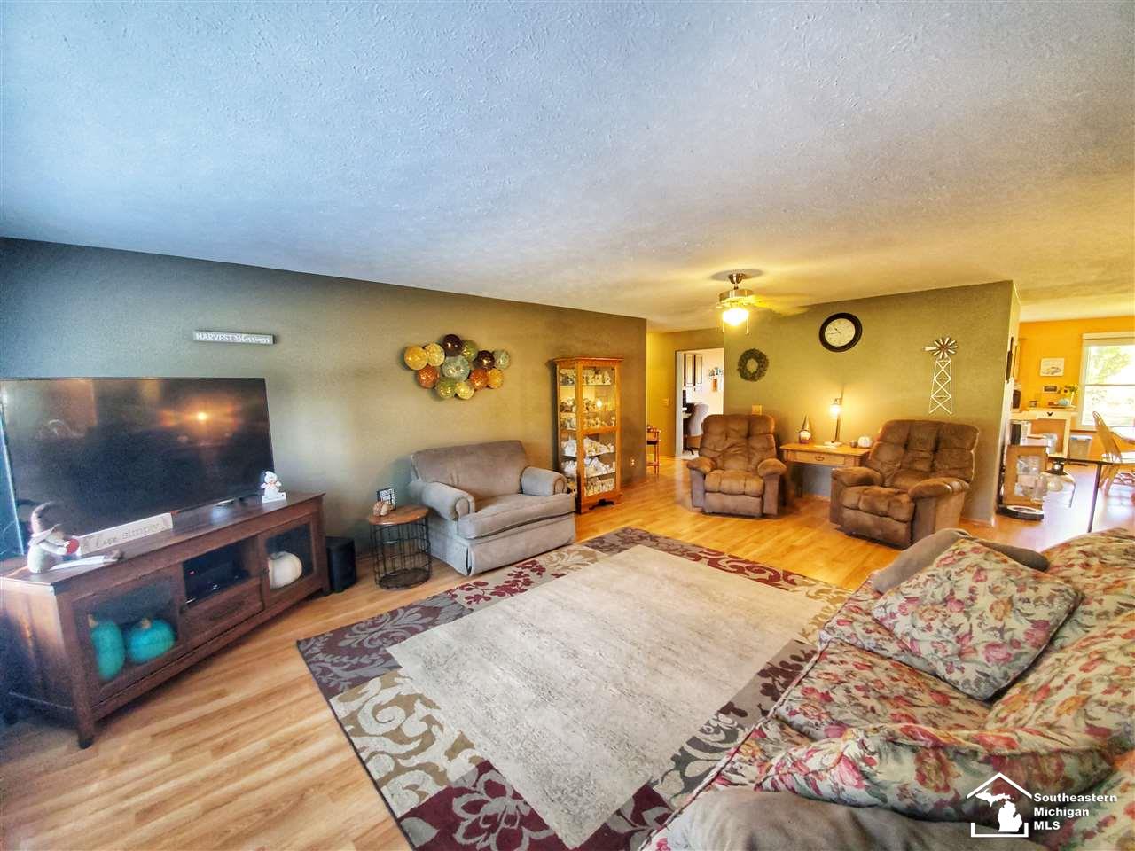 463 Nadeau Road Monroe, MI 48162 - Photo 9 of 31