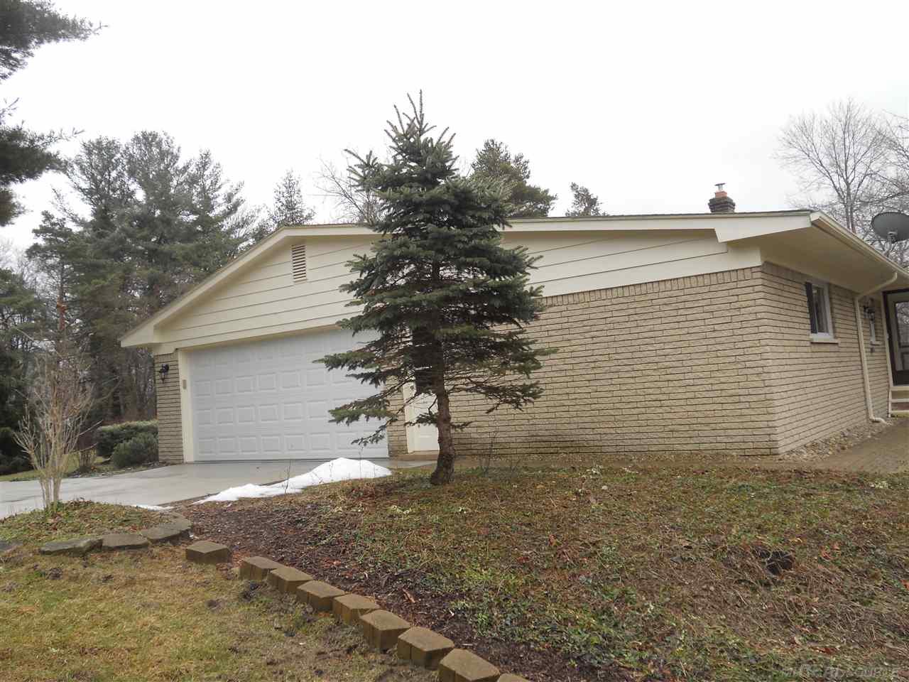 5911 Little Pine Lane Rochester, MI 48306 - Photo 3 of 38 31310681-2.JPG