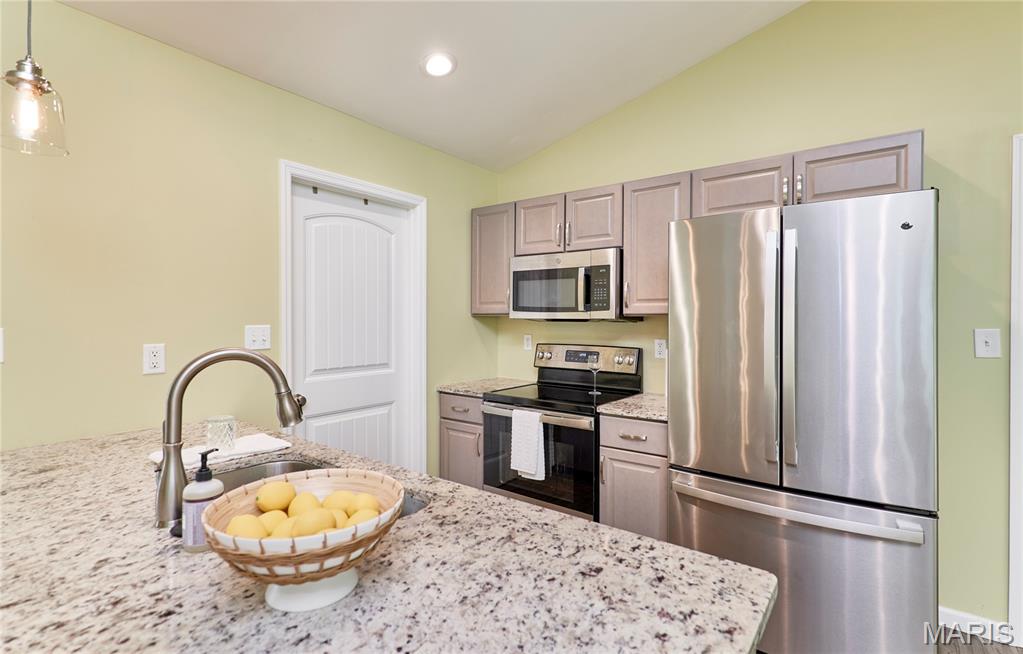 51 Schulze Drive Troy, MO 63379 - Photo 13 of 38